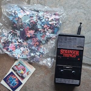 Stranger Things Unique Walkie Talkie Tin with 200 piece jigsaw two sided Puzzle